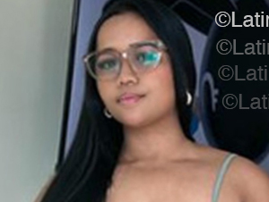 Date this lovely Dominican Republic girl Cris from Santiago DO55249