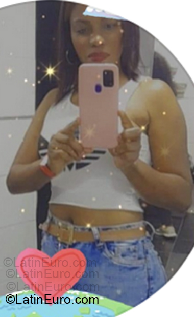 Date this nice looking Colombia girl Salome from Bogota CO33411