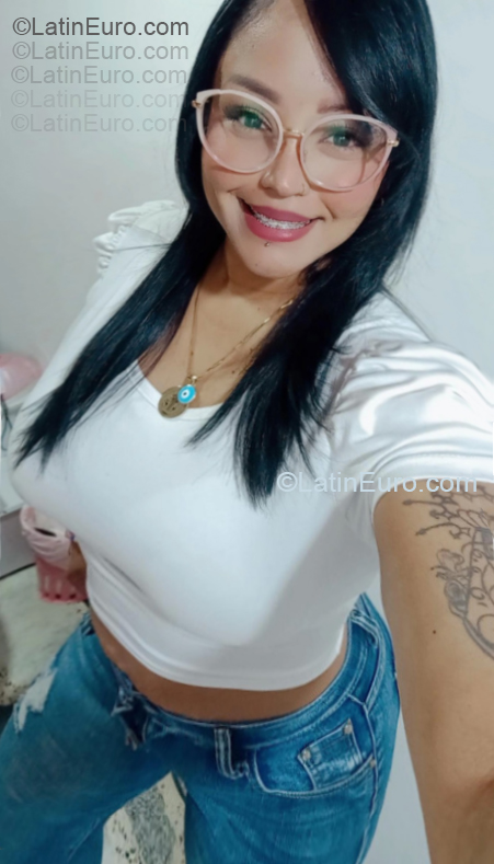 Date this tall Colombia girl Nohemi from Cucuta CO33433