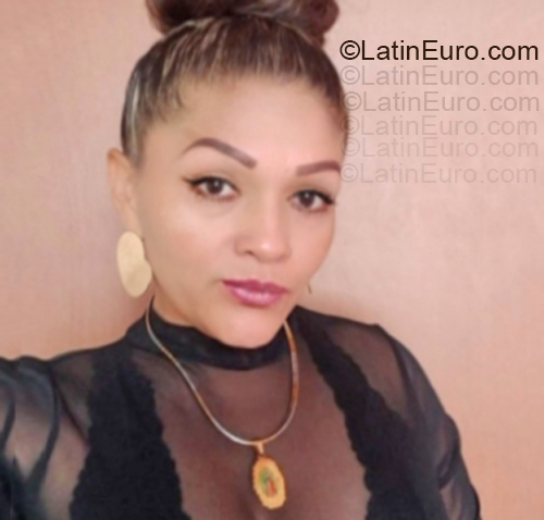 Date this sultry Colombia girl Latina from Bogota CO33441