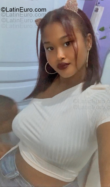 Date this lovely Dominican Republic girl Langie from Santo Domingo DO55346