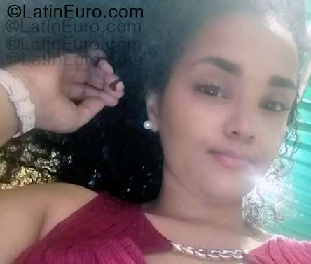 Date this lovely Colombia girl Carolina from Barranquilla CO33465