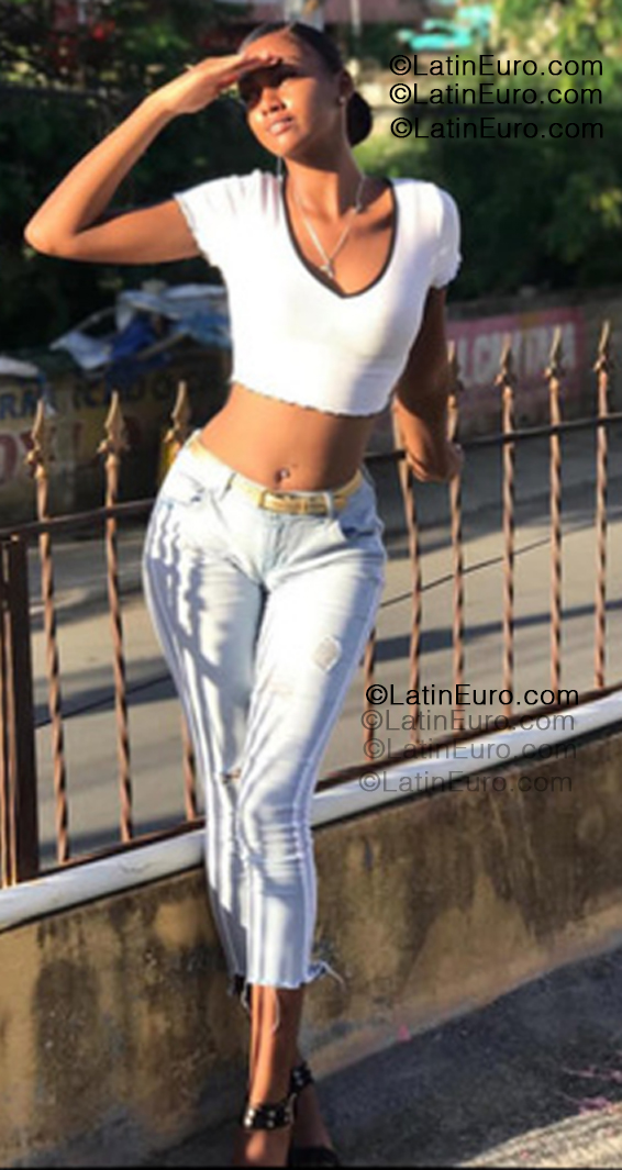 Date this stunning Dominican Republic girl Alaniz from Santo Domingo Este DO55384