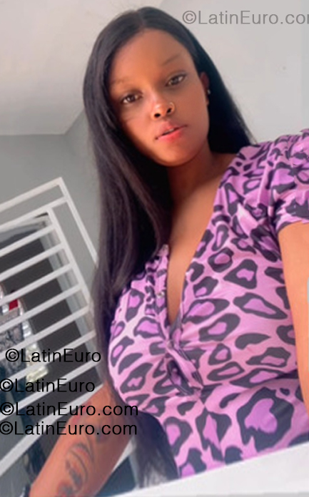 Date this sensual Dominican Republic girl Alezandra from Santo Domingo DO55397