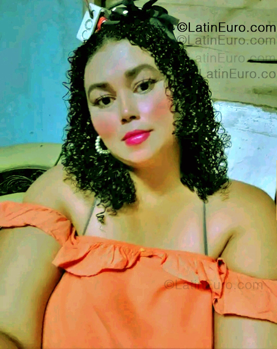 Date this cute Colombia girl Julia from Barranquilla CO33471