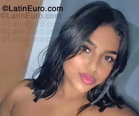 Date this tall Venezuela girl Gaby from Caracas VE5347