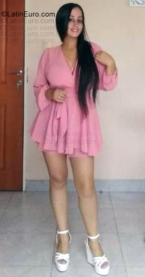 Date this athletic Venezuela girl Alejandra.123 from Caracas VE5350