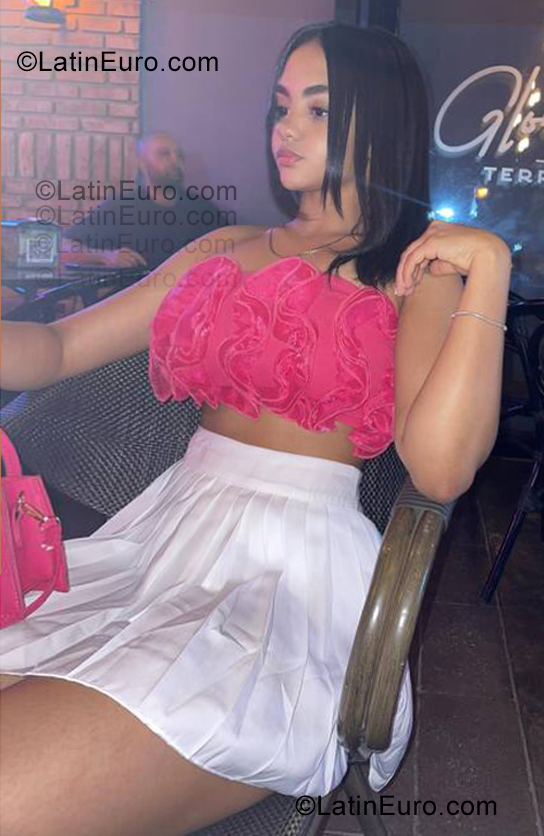 Date this hard body Dominican Republic girl Neny from Santo Domingo DO55433