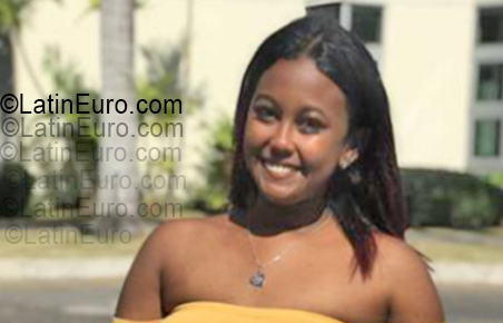 Date this fun Dominican Republic girl Carolyn Gonzalez from Punta Cana DO55464