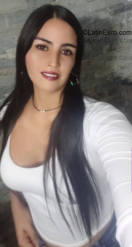 Date this gorgeous Venezuela girl Liliana from Caracas VE5365