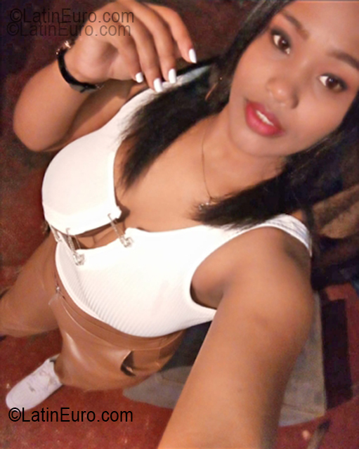 Date this attractive Dominican Republic girl Marleny from Santo Domingo DO55483