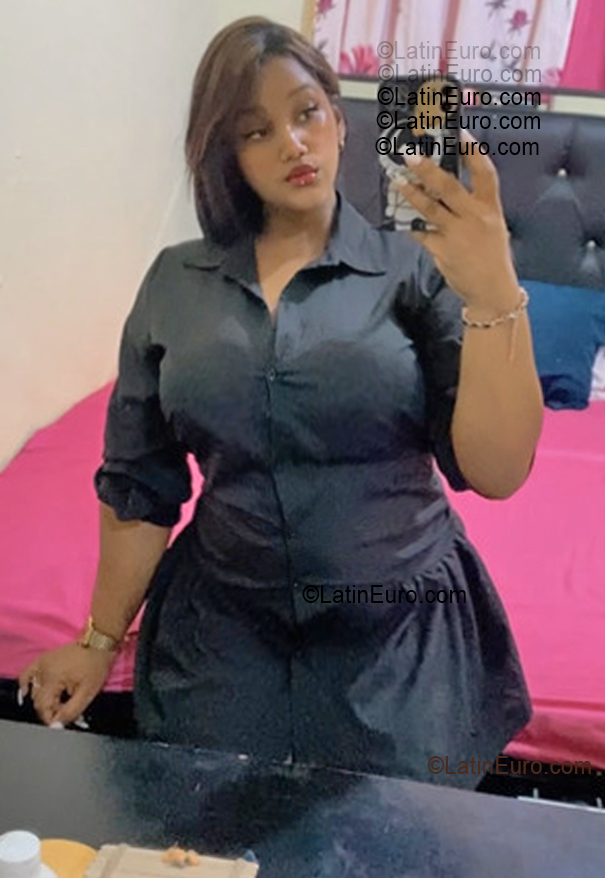 Date this nice looking Dominican Republic girl Marusel from Bonao DO55506