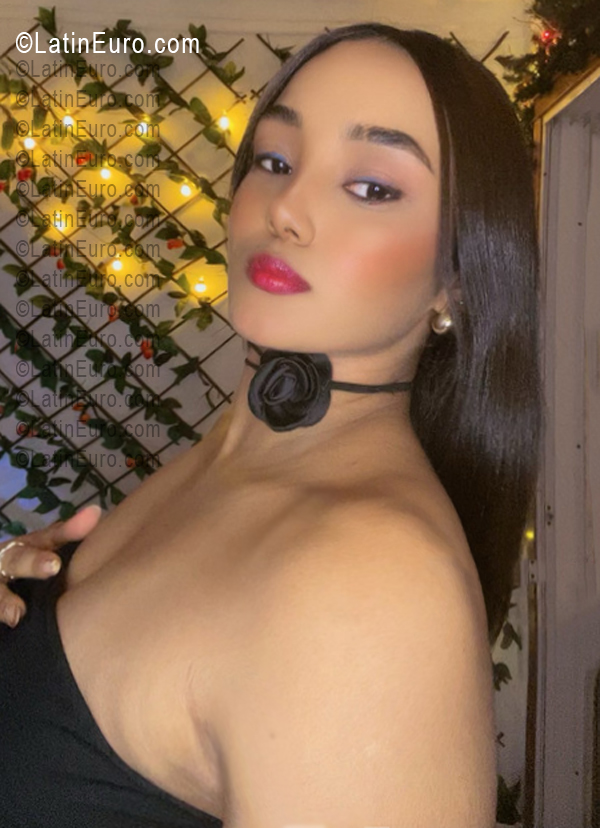 Date this good-looking Dominican Republic girl Rosely from Santo Domingo DO55598