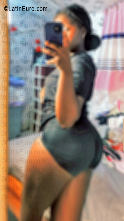 Date this cute Dominican Republic girl Widi from Santo Domingo DO55723