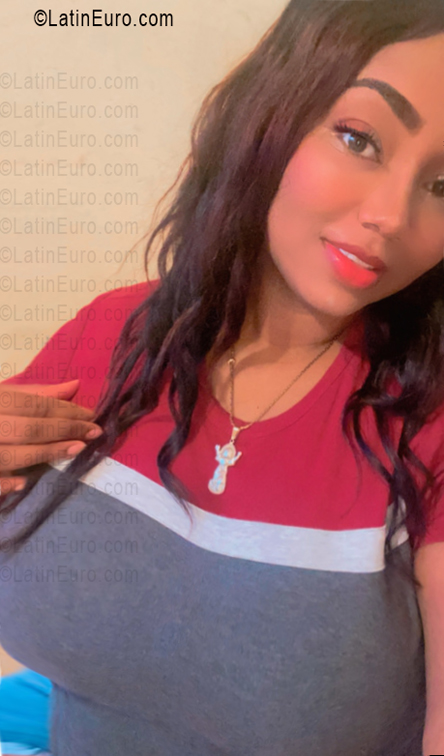 Date this exotic Dominican Republic girl Maurelys from Santo Domingo DO55796