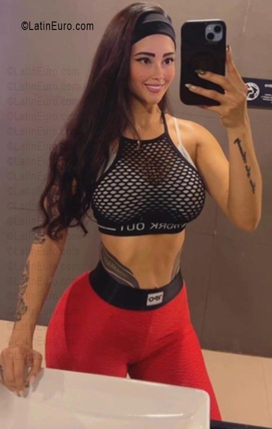 Date this beautiful Colombia girl Pau from Cali CO33604