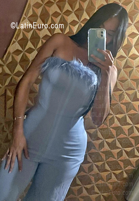 Date this happy Dominican Republic girl Frankelia from Santo Domingo DO55964