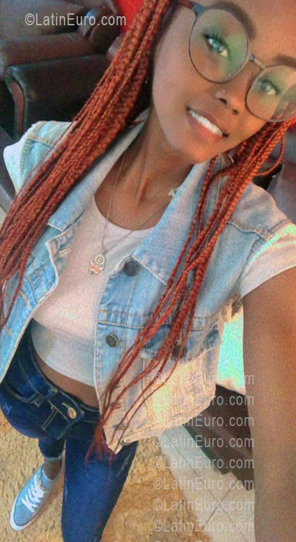 Date this athletic Dominican Republic girl Yameli from Santo Domingo DO55983