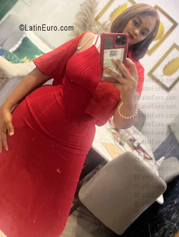 Date this tall Dominican Republic girl Kenia from Santo Domingo DO55986