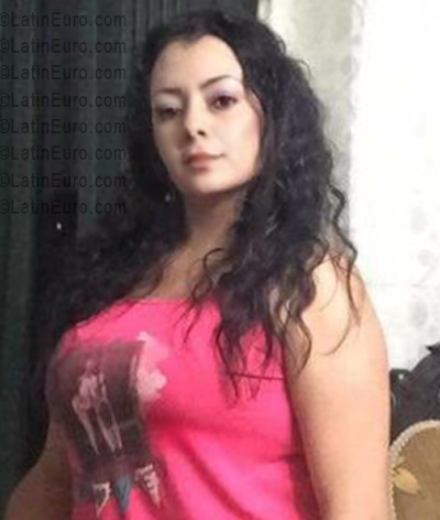 Date this cute Colombia girl Andrea from Cali CO33630