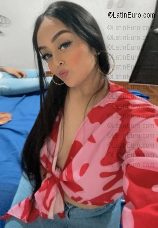 Date this beautiful Colombia girl Estefany from Bucaramanga CO33632