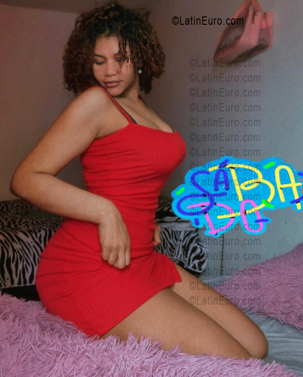Date this hot Colombia girl Angelica from Bogota CO33637