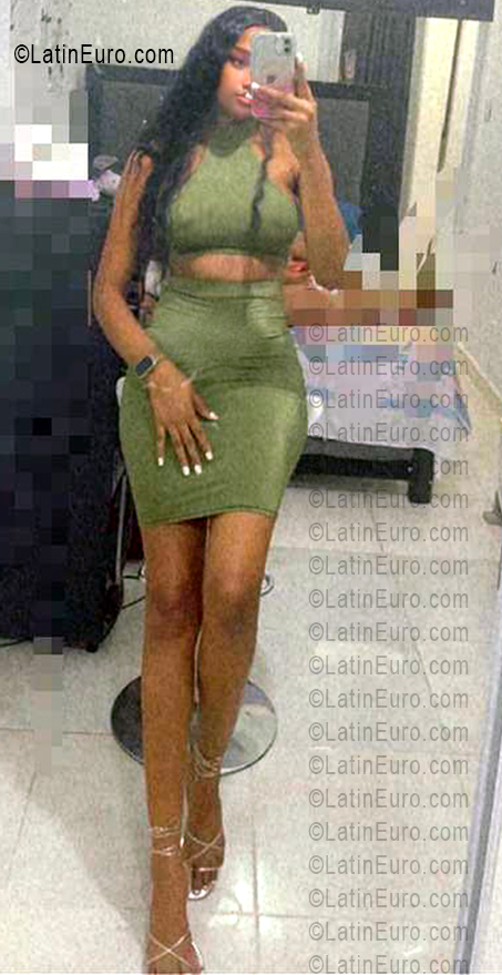 Date this passionate Dominican Republic girl Merlys from Santo Domingo DO56038