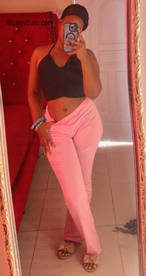 Date this attractive Dominican Republic girl Lenin from Banica DO56050