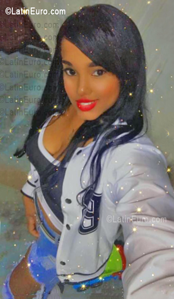 Date this young Dominican Republic girl Geidy from Santo Domingo DO56054