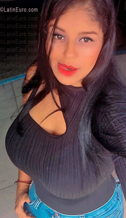 Date this georgeous Venezuela girl Yary from Aragua VE5412
