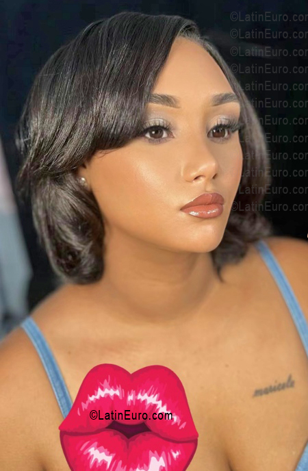Date this voluptuous Dominican Republic girl Maricela from Santo Domigo DO56095