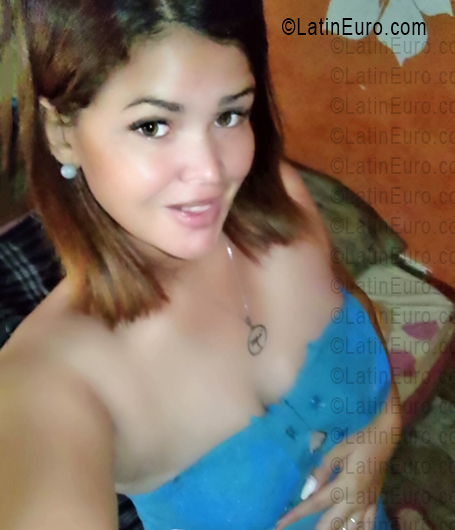 Date this lovely Venezuela girl Angeles from Porlamar VE5446