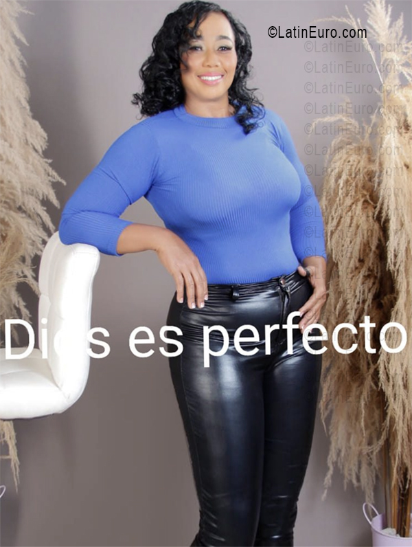 Date this gorgeous Dominican Republic girl Midaly from Nagua DO56134