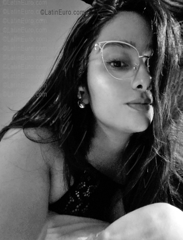 Date this funny Nicaragua girl Xilo from Managua NI330