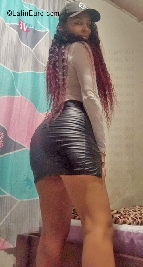 Date this hard body Venezuela girl Yorlenis from Catia La Mar VE5545