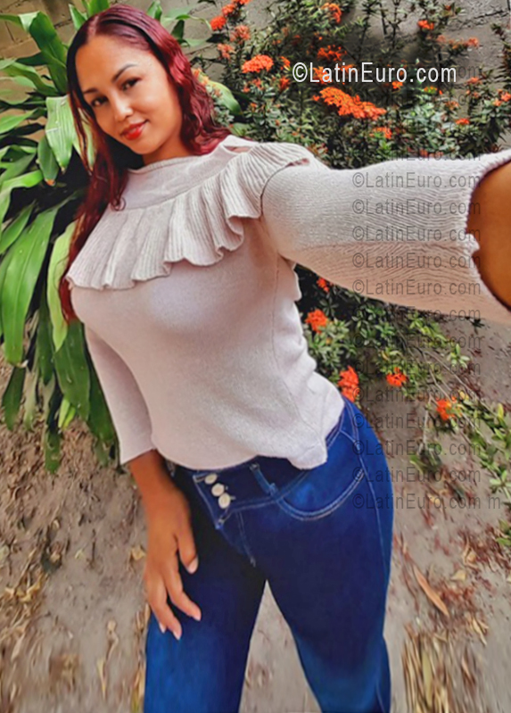 Date this athletic Venezuela girl Isabel from Caracas VE5624