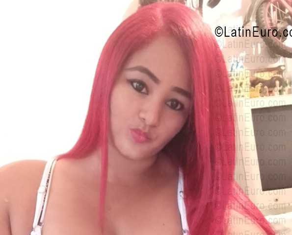 Date this tall Venezuela girl Bileidi from Valencia VE5625