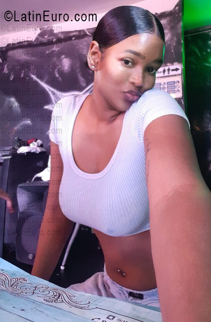 Date this fun Dominican Republic girl Ema from Santo Domingo DO56346