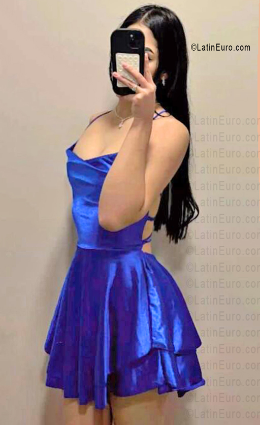 Date this tall Peru girl Zaida from Lima PE2166