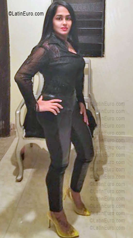 Date this fun Dominican Republic girl Angela from Santo Domingo DO56442