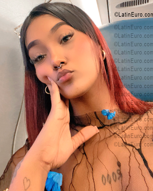 Date this sultry Dominican Republic girl Walkis from Santiago DO56444