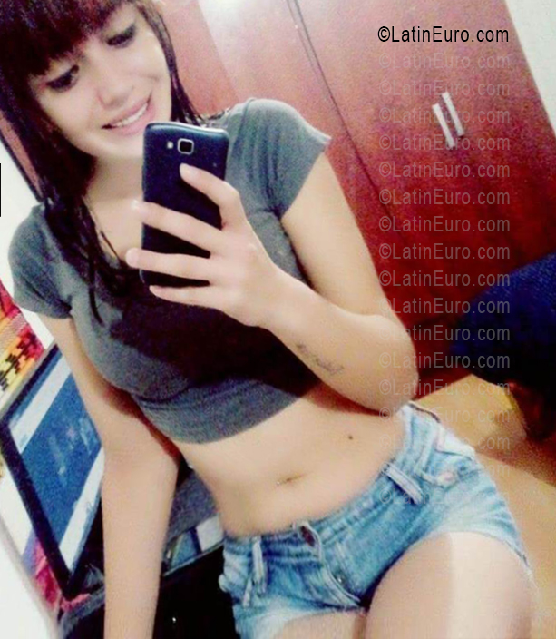 Date this voluptuous Uruguay girl Dahiana from Canelones UY116