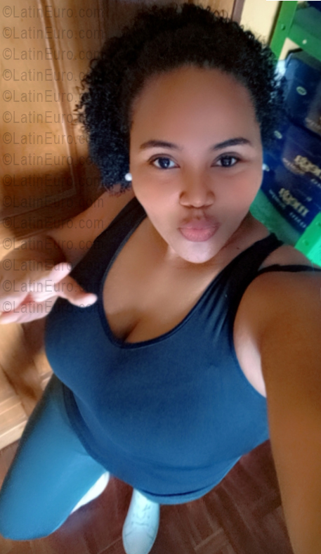 Date this attractive Venezuela girl Nairelis from Bolivar VE5700