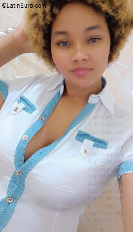 Date this attractive Dominican Republic girl Elianny from Santiago DO56521