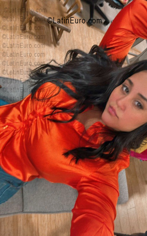 Date this young Dominican Republic girl Elizabeth from Santo Domingo DO56535