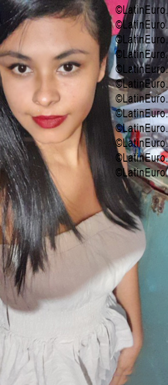 Date this happy Nicaragua girl Jennifer from Managua NI337
