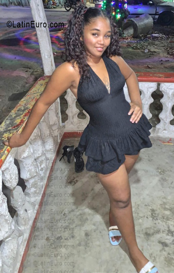Date this tall Dominican Republic girl Berta from Santo Domingo DO56604