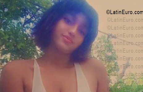 Date this gorgeous Dominican Republic girl Franchesca from Santo Domingo DO56606