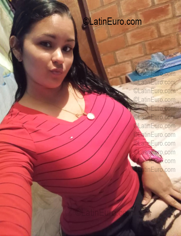 Date this young Venezuela girl Yolin from Caracas VE5724