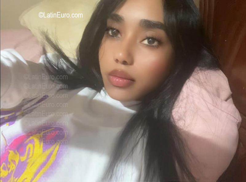 Date this good-looking Dominican Republic girl Amelet from Santo Domingo DO56723